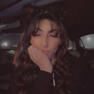 Meet your Posher, Alezzys